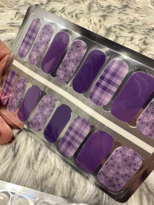 Plaid Purple Flower Design, ManiCURE  Real Nail Polish Strips, Dry Nail Polish, Nail Wraps, Stickers, Long Lasting, Non Toxic- I Formula